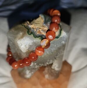 Women's Carnelian Stretchy Bracelet.